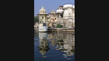 Udaipur City of Lakes: Palaces, Boat Rides and Romantic Stays