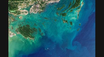 Vietnam Travel Guide: Hanoi, Ha Long Bay, Hoi An and Ho Chi Minh
