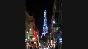 Paris and Beyond: Eiffel Tower, Louvre and a Normandy or Versailles Day